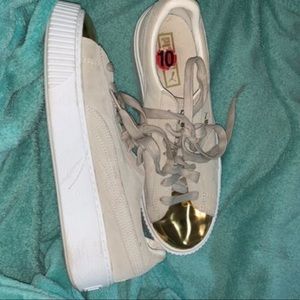 Puma Sneakers w/ Gold tip!